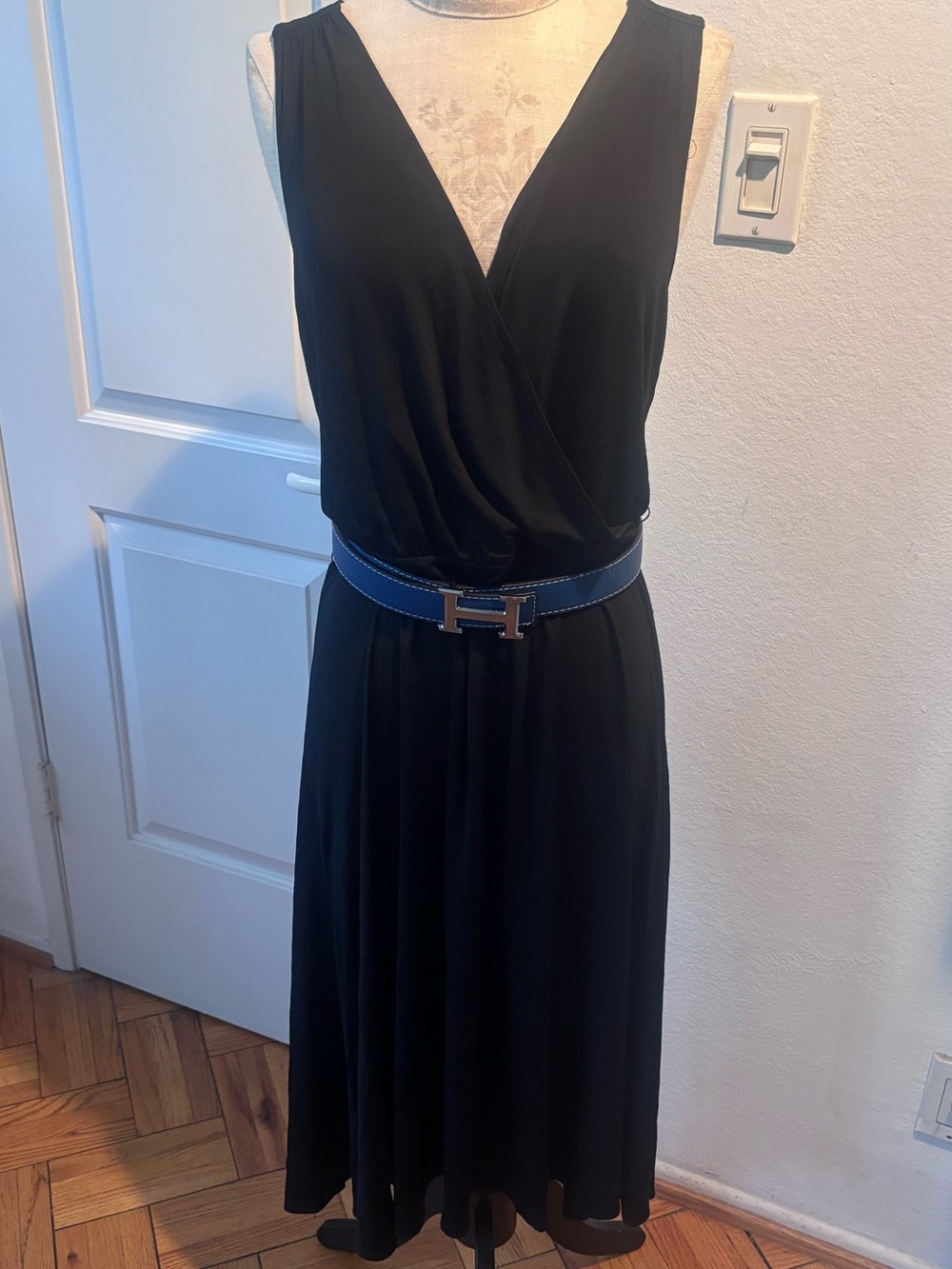 Theory flowy dress, black, midi